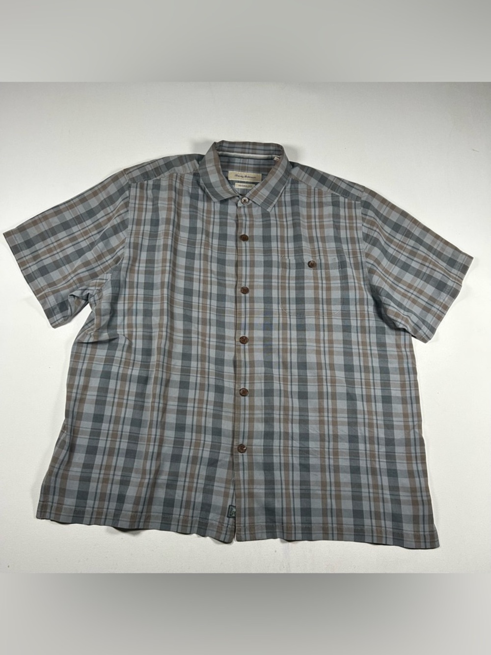 TOMMY BAHAMA Men's Shirt XL Short Sleeve Button Up Plaid 100% Silk Hawaiian